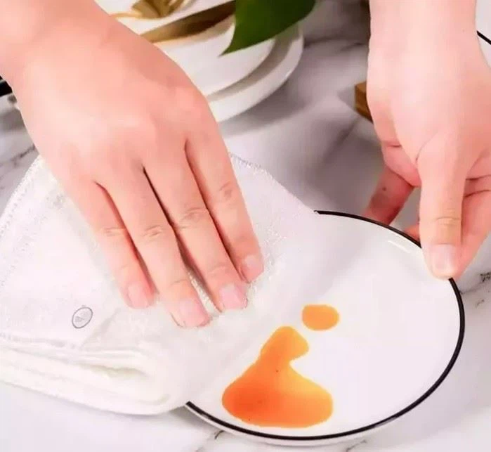 White Microfiber Cleaning Cloths